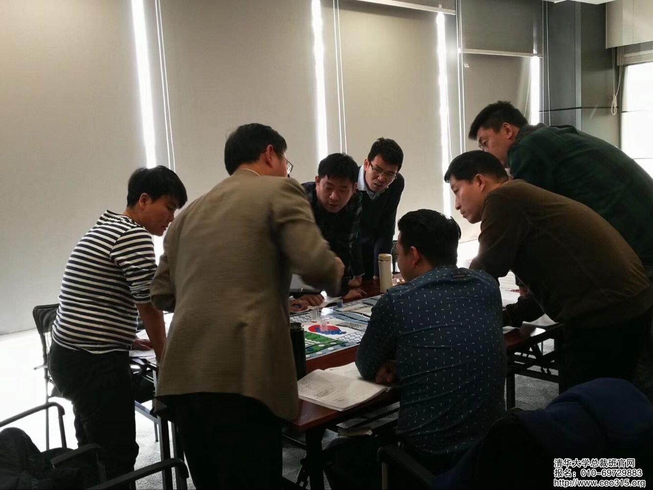 AIN߶˰ɳPģMnͬWӑՓУ